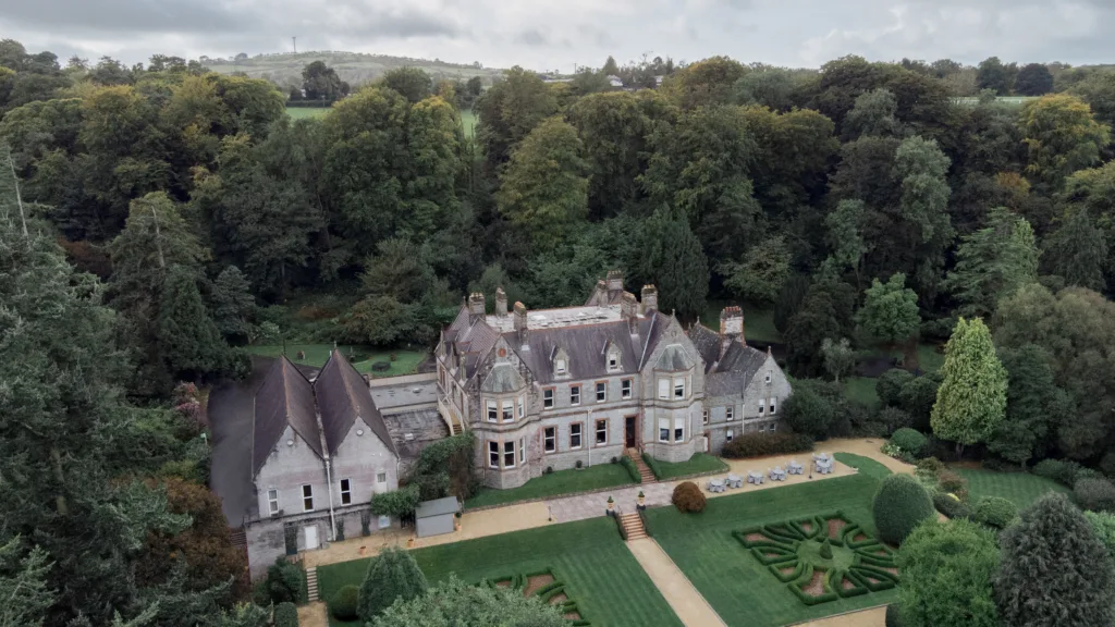 exclusive wedding venue ni with space for outdoor ceremony